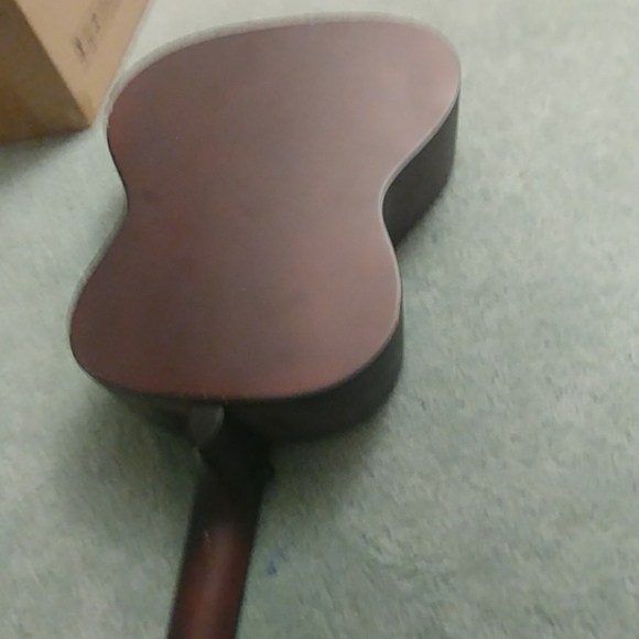 Guitar - Picture 3 of 3